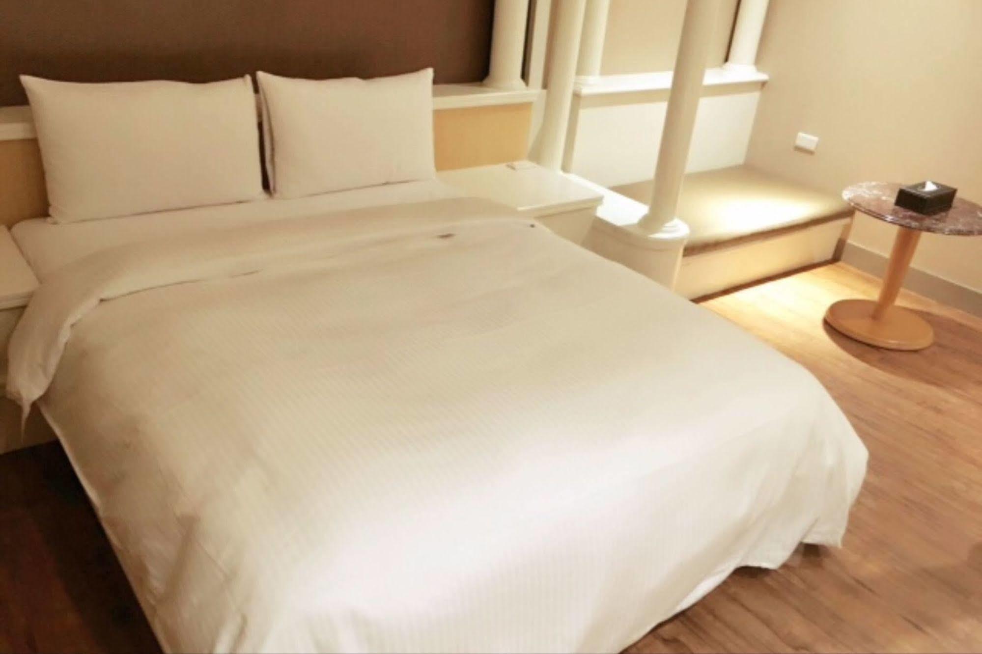Hotel Simple Life Kaohsiung Zewnętrze zdjęcie