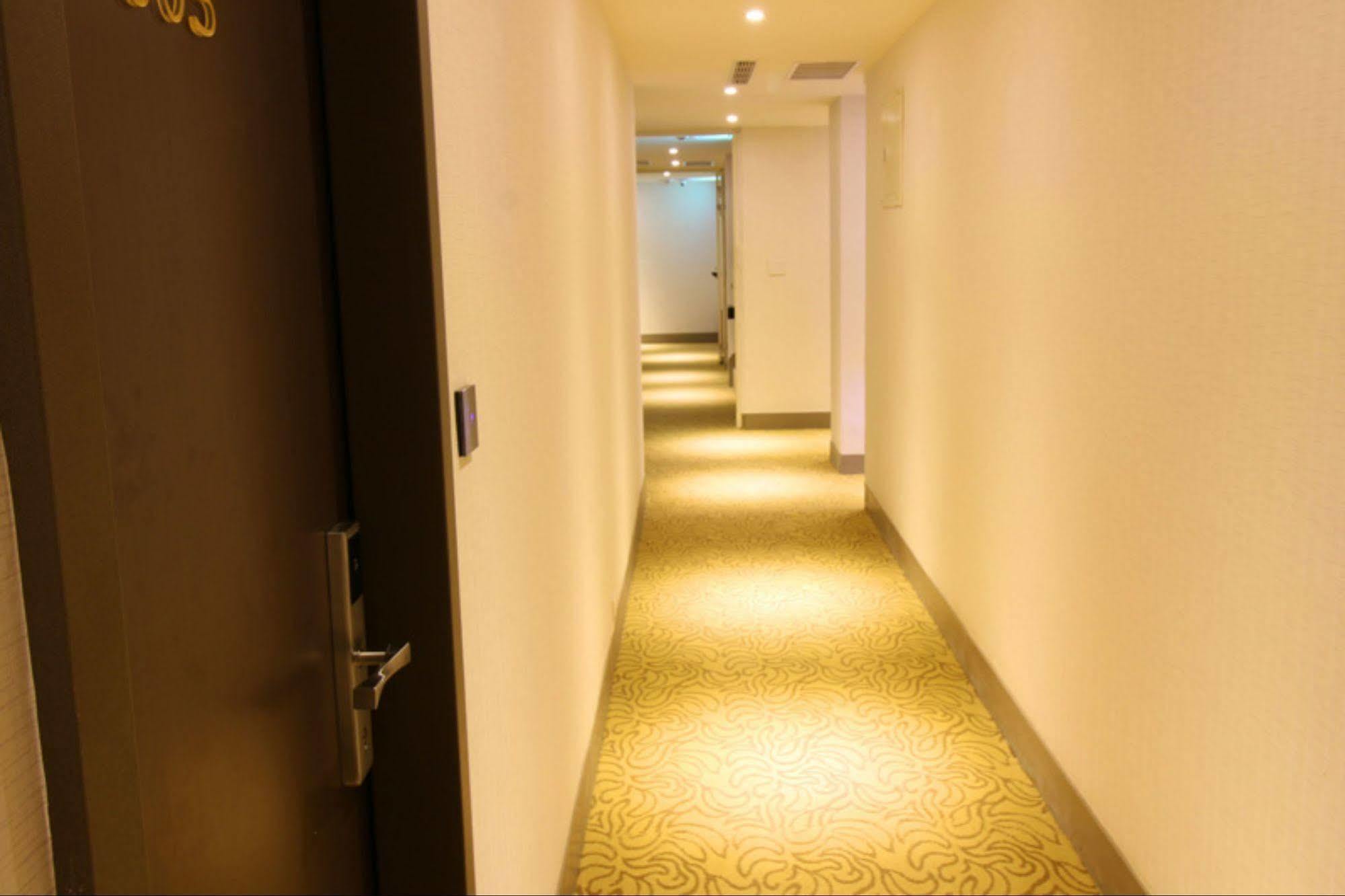 Hotel Simple Life Kaohsiung Zewnętrze zdjęcie