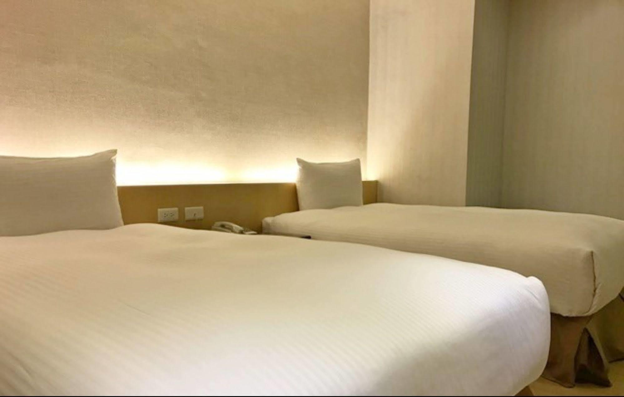 Hotel Simple Life Kaohsiung Zewnętrze zdjęcie