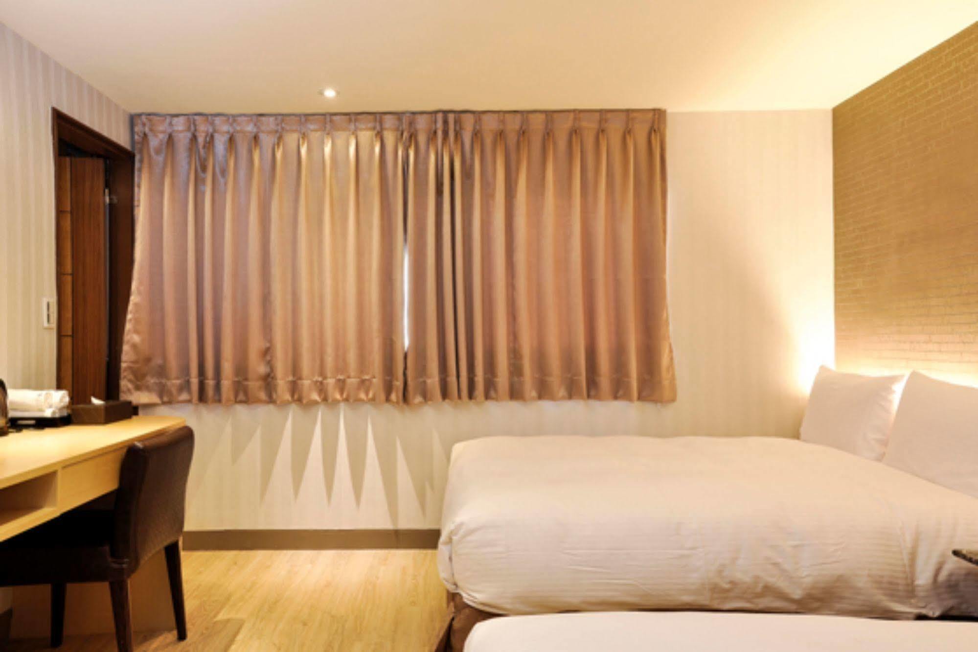 Hotel Simple Life Kaohsiung Zewnętrze zdjęcie